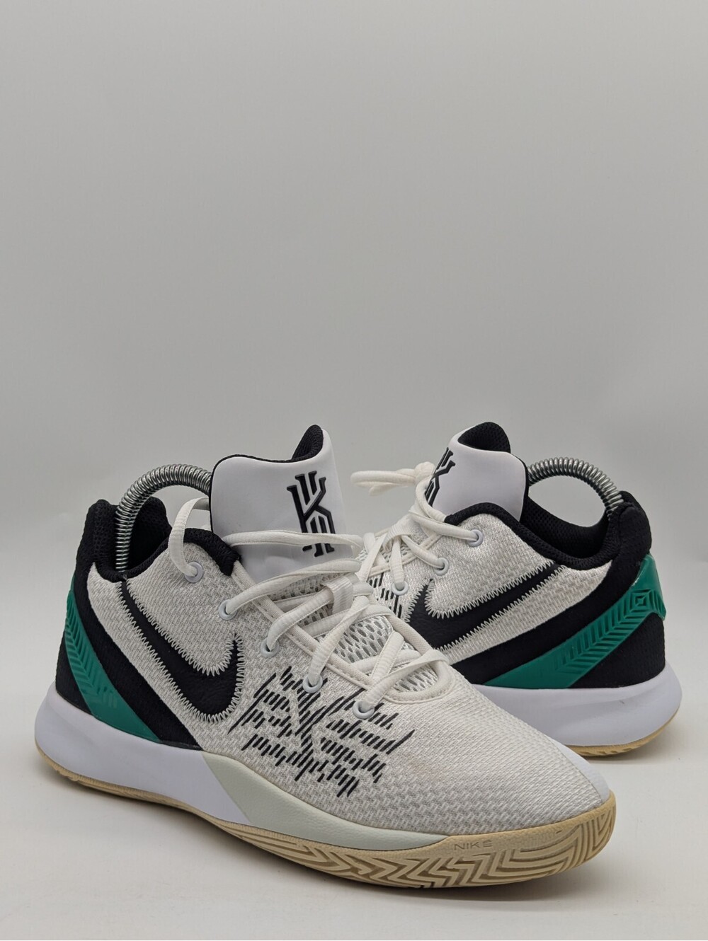 Nike Kyrie Flytrap II Kids Size 5Y White Lucid Green Basketball Shoes AQ3412-136